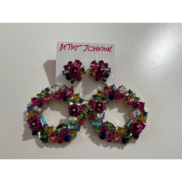 Betsey Johnson Jewelry - NWT Betsey Johnson Gold Tone Floral Wreath Hoop Earrings MSRP $58